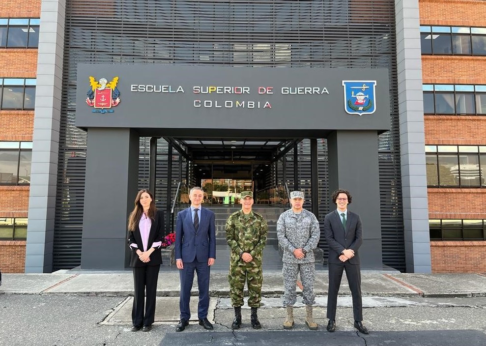 Foto Director y Subdirector de la ESDEG Junto a visitantes del King’s College London