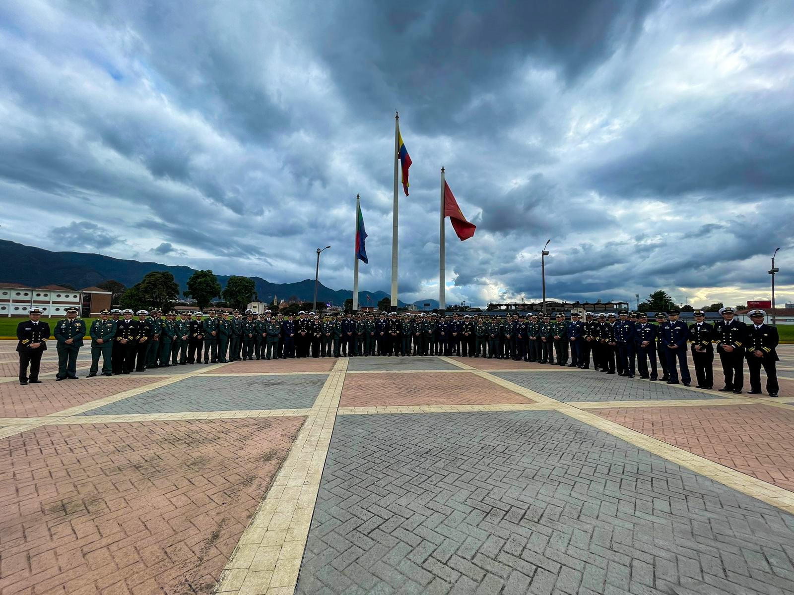 Visita a la Escuela Militar de Cadetes con los estudiantes del CEM 2023