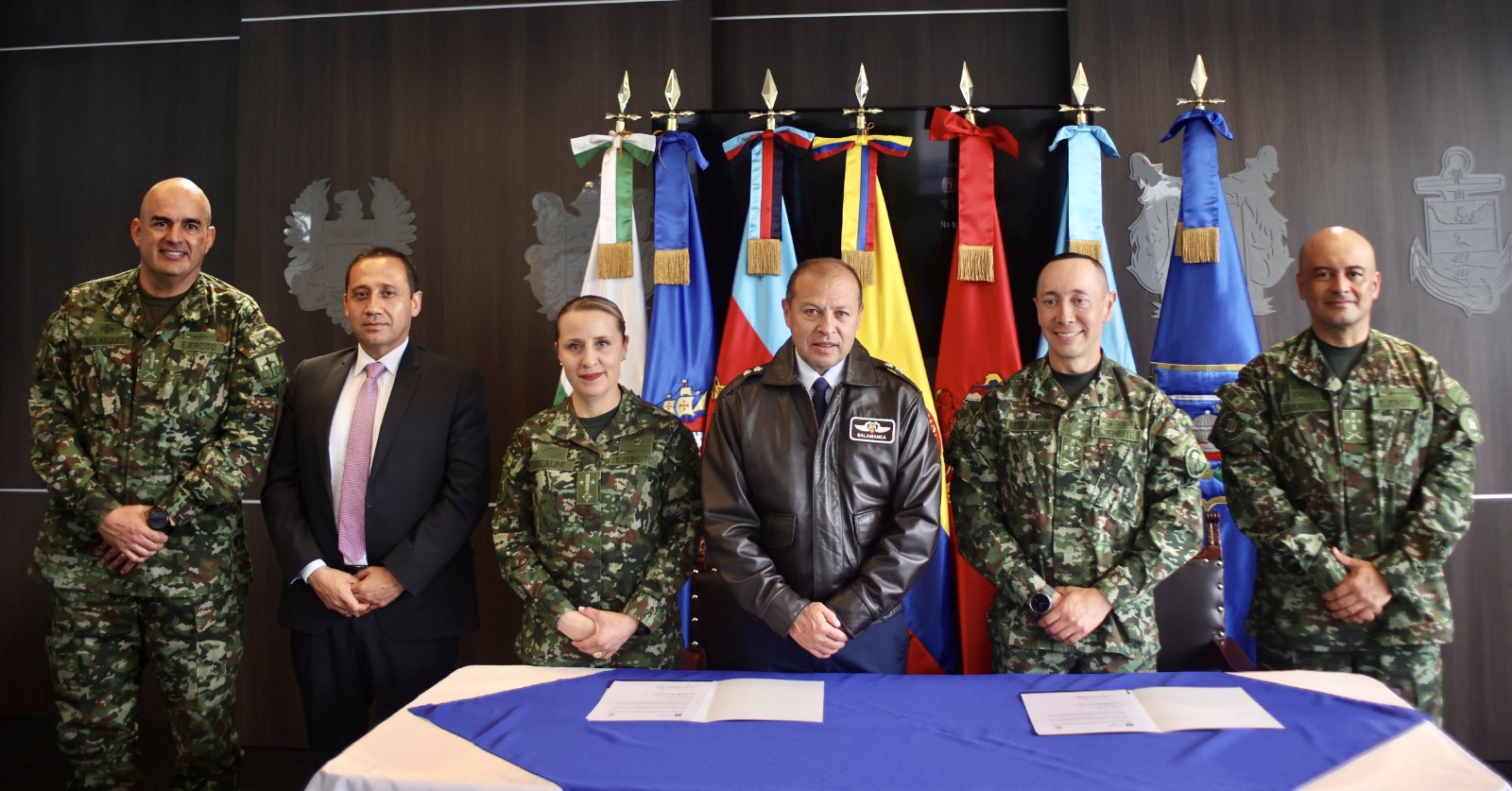 Firma de convenio con el Centro de Educación Militar