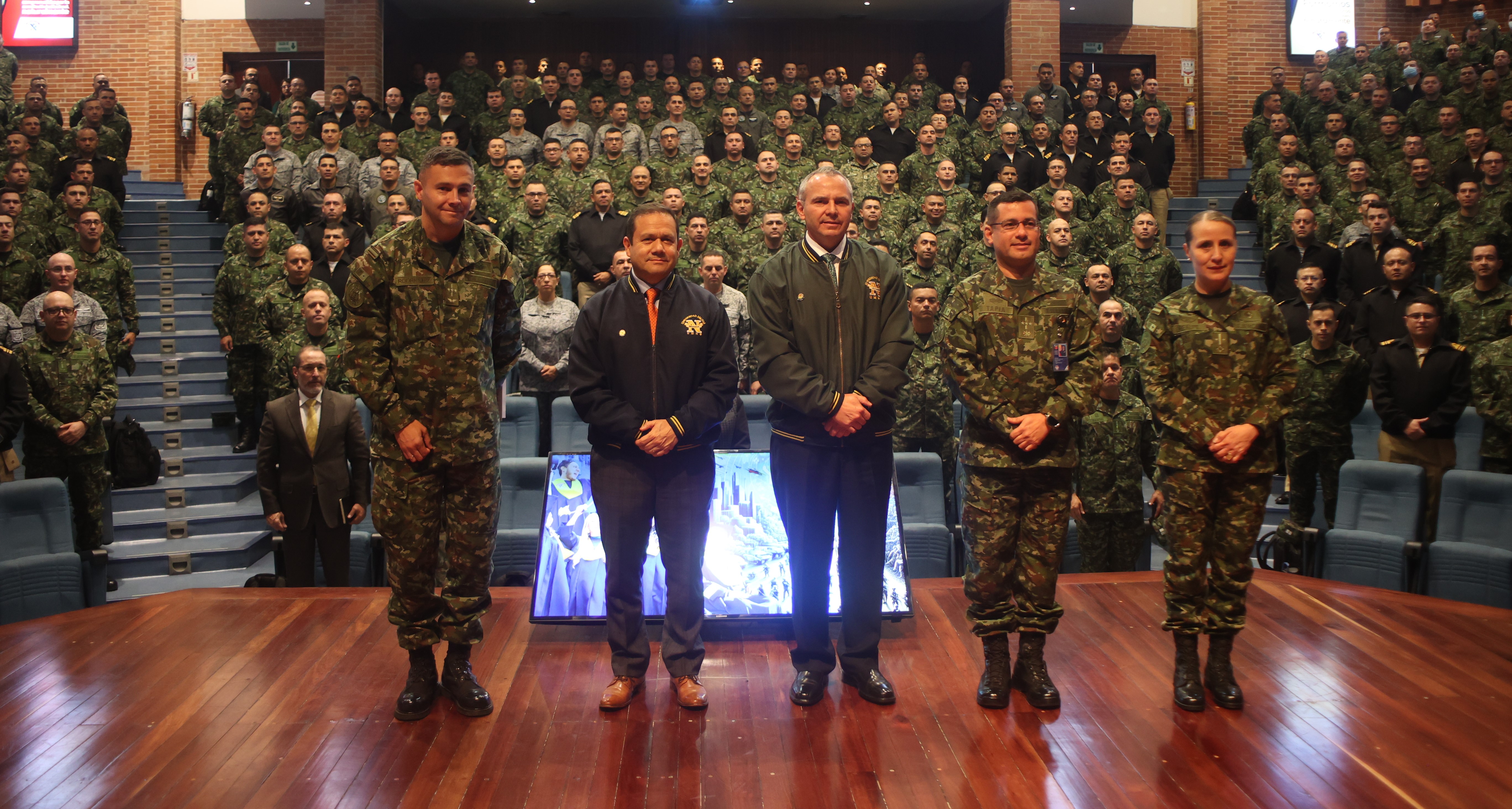 El poder Ciberespacial se toma la Escuela Superior De Guerra en el VIII Seminario Ciberseguridad Y Ciberdefensa. 