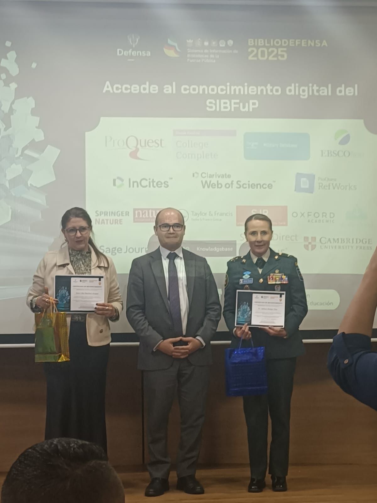 ESDEG presente en BiblioDefensa 2025