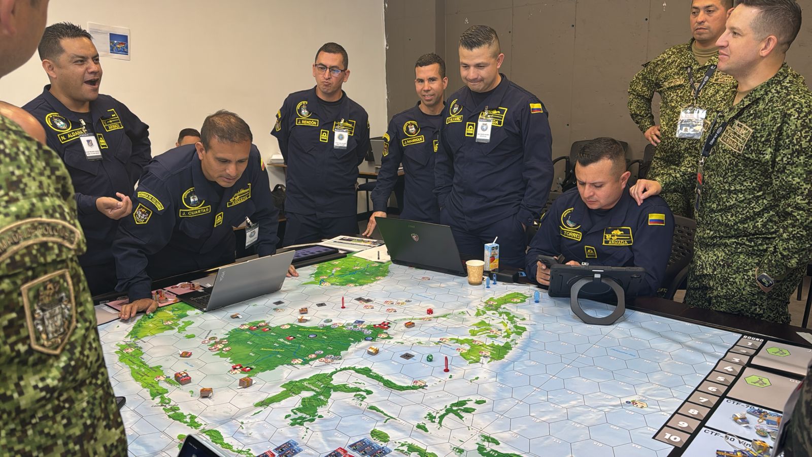 Caso Borneo: una simulación que fortalece el liderazgo estratégico naval del siglo XXI