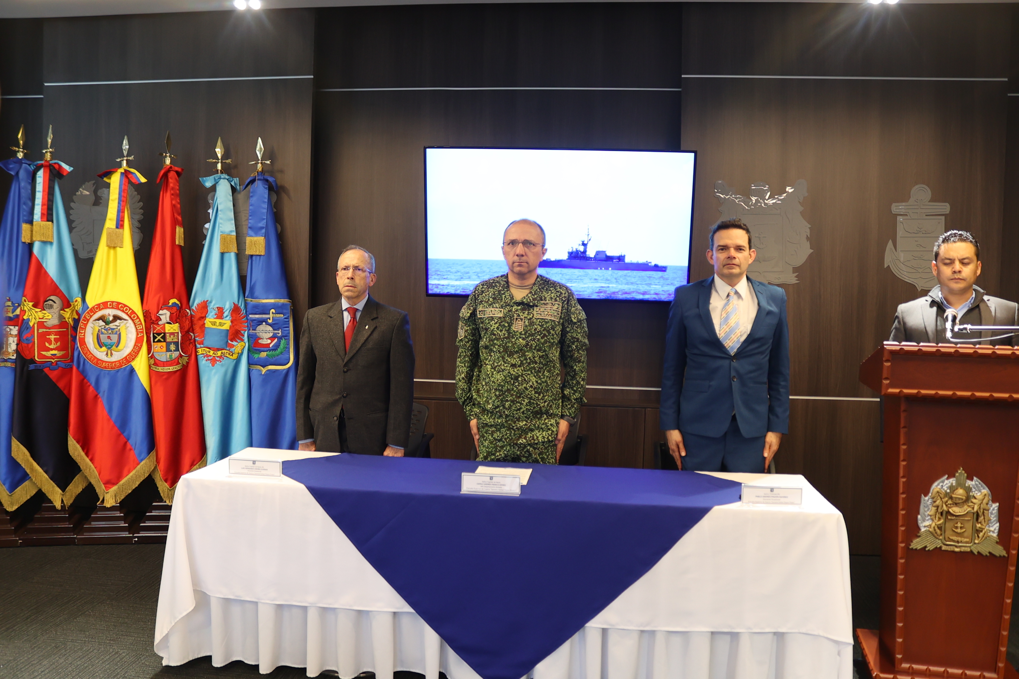 La formación estratégica, clave para la toma de decisiones en el sector defensa