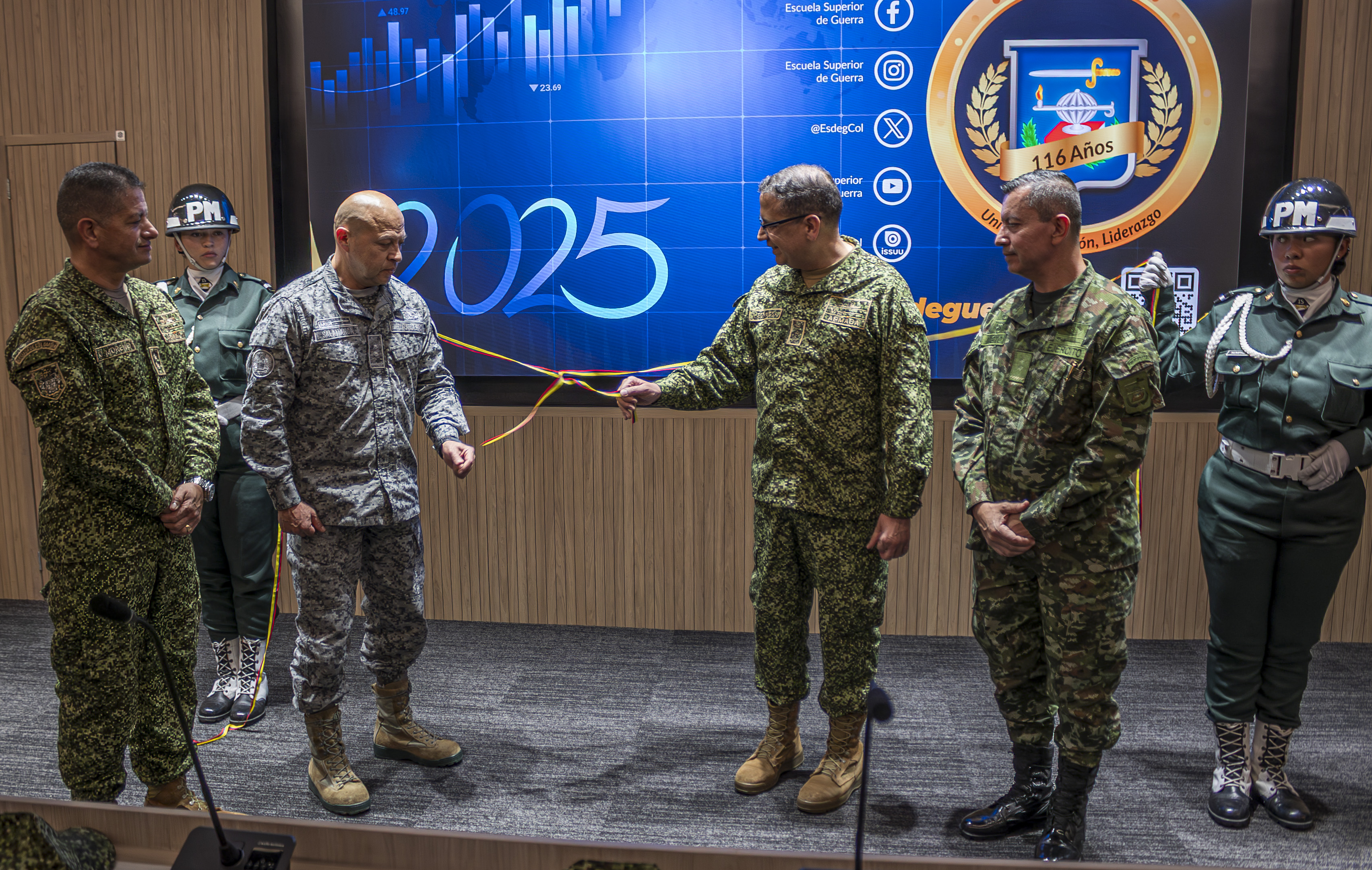 La ESDEG inaugura aula CAEM-CIDENAL, un espacio estratégico para la formación y el pensamiento institucional
