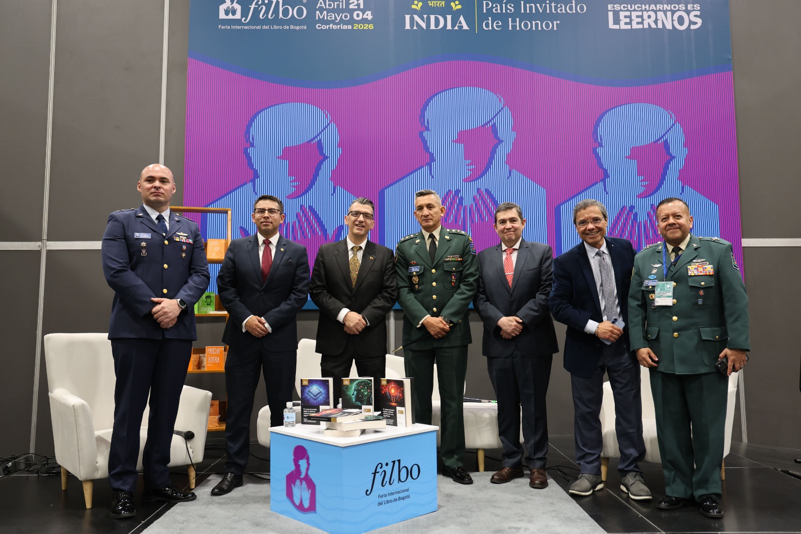 La Escuela Superior de Guerra impulsa la transformación digital, educativa y estratégica en el octavo día de la FILBo 2026