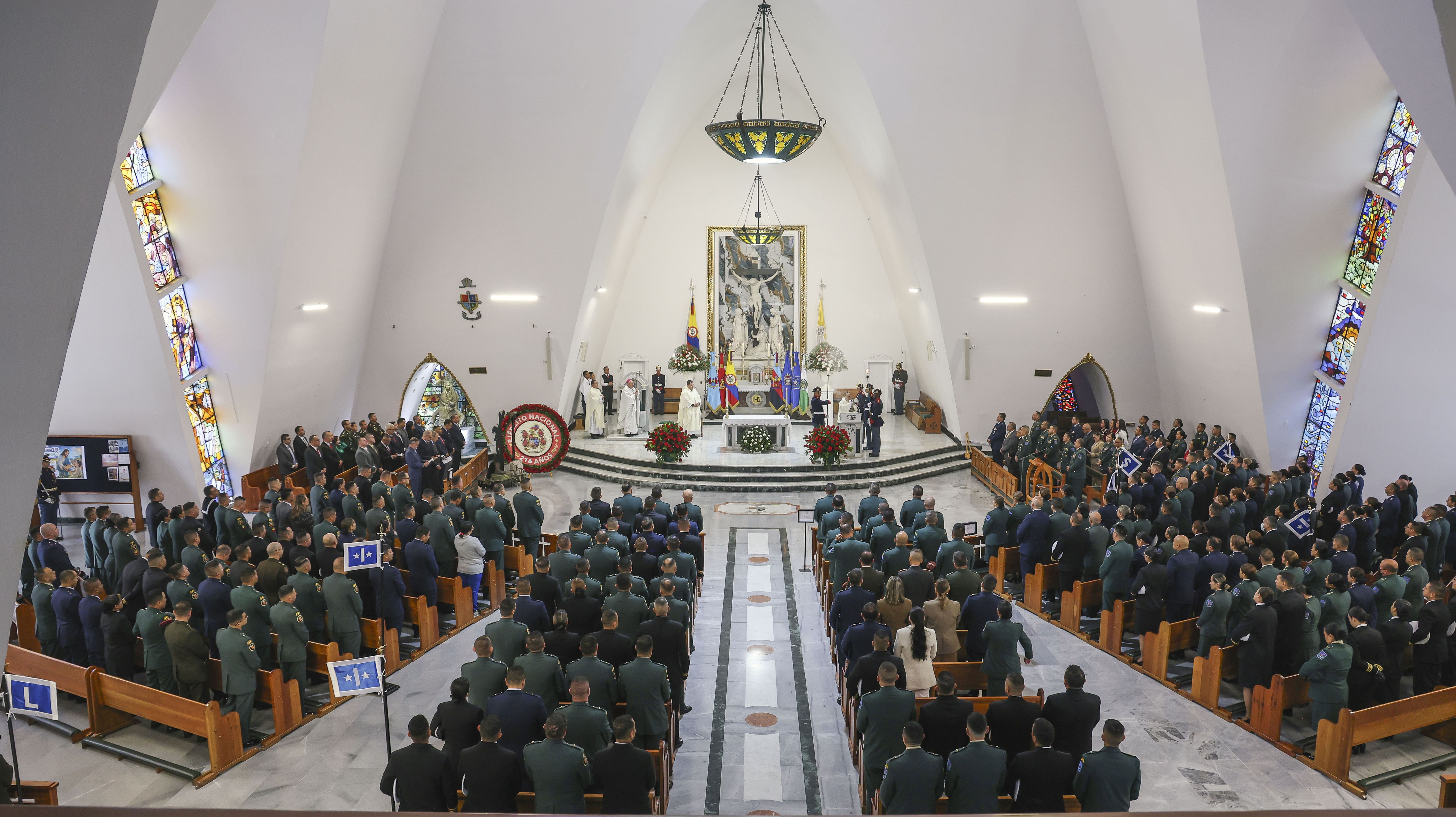 La comunidad ESDEG celebró 216 años de Historia, Honor y Servicio del Ejército Nacional