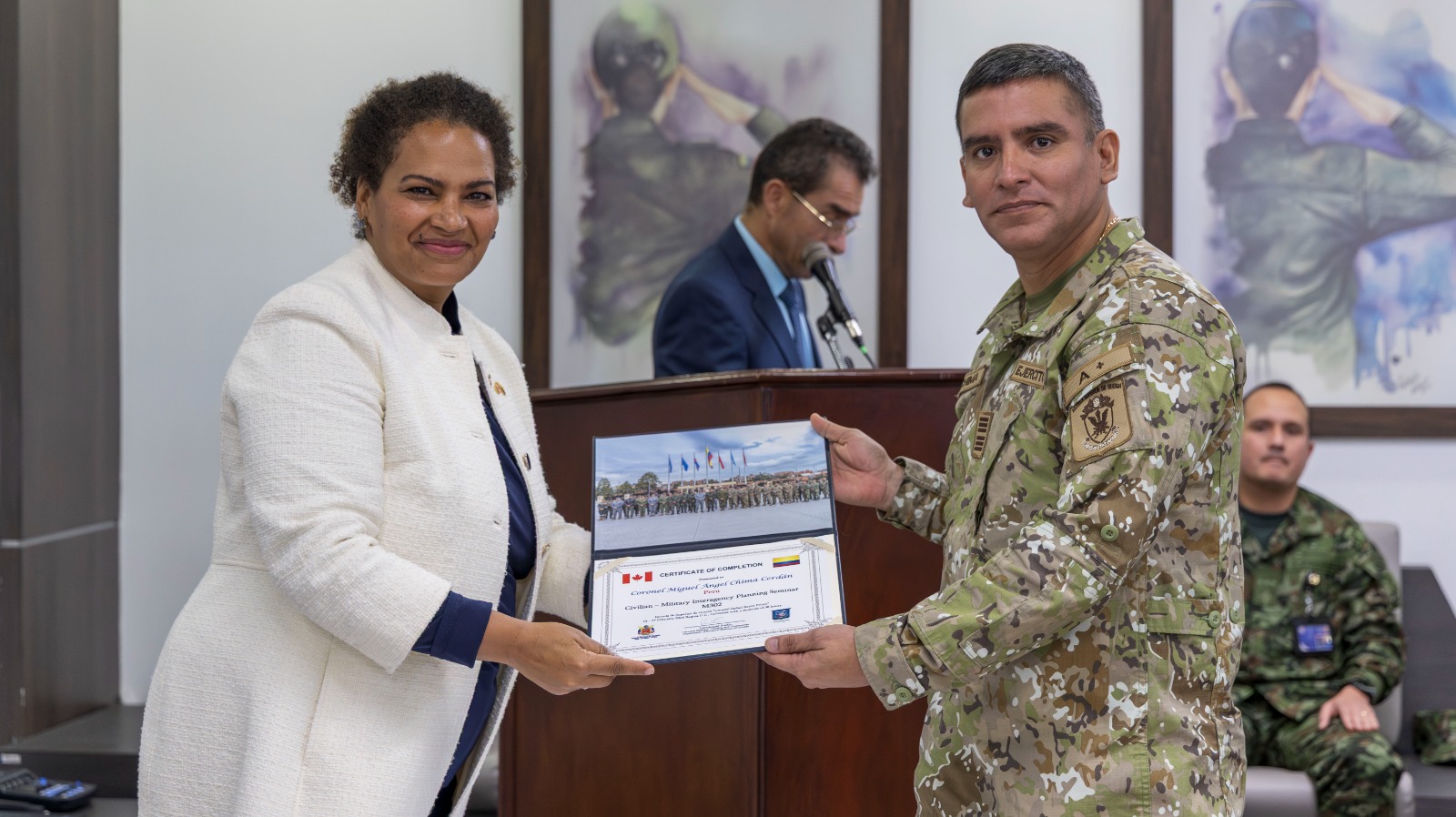 Cooperación internacional y planificación estratégica: Colombia y Canadá fortalecen la respuesta civil–militar