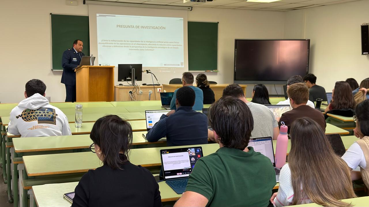 Inteligencia Artificial y Ciberespacio: un análisis estratégico desde la ESDEG en escenario académico internacional
