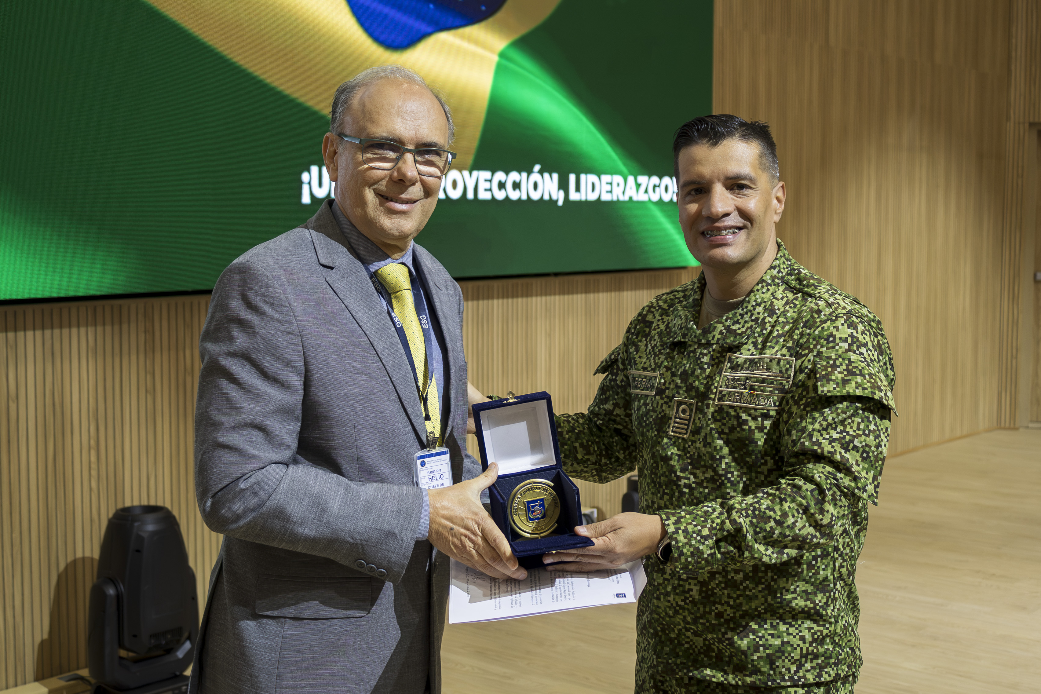 Intercambio académico y estratégico: La Escuela Superior de Guerra de Brasil realizó visita geoestratégica a la ESDEG