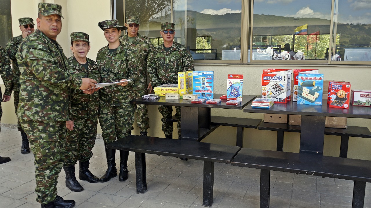 Gesto Solidario: Profesionales Oficiales de Reserva brindan apoyo y bienestar a soldados en tratamiento por Leishmaniasis