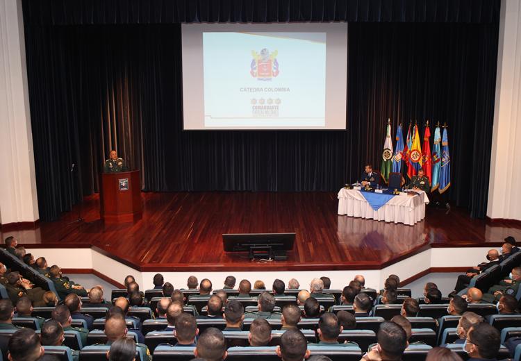 Cátedra Institucional con el señor Comandante de las Fuerzas Militares