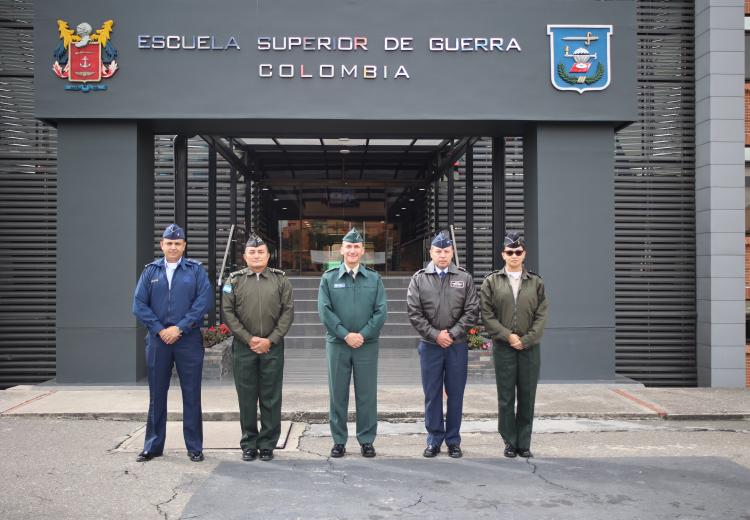 Visita del rector de la Universidad de Defensa de Honduras