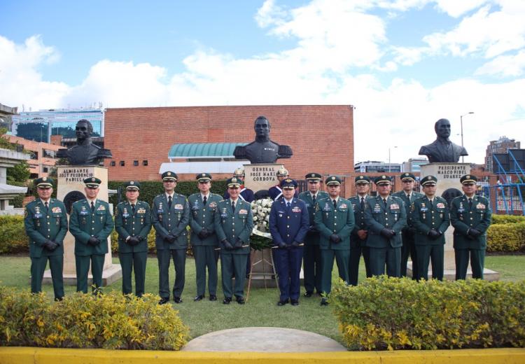 Ceremonia de celebración del aniversario No. 212 del Ejército Nacional