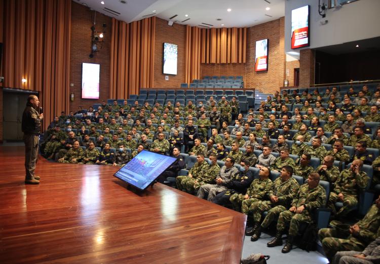 Conferencia con el Brigadier General Edgar Alexander Salamanca