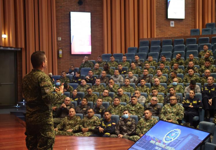 Conferencia con el Capitán de Navío Omar Yesid Moreno Oliveros