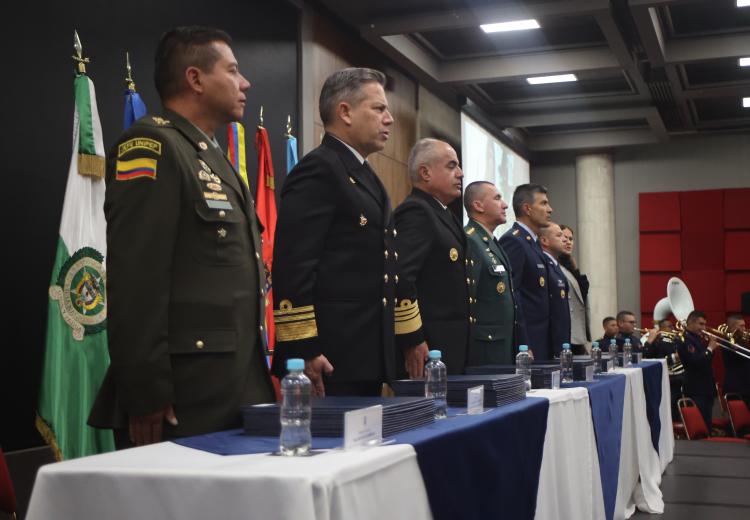 Forjando Líderes Estratégicos y Defensores Nacionales: Clausura de Cursos Militares CAEM Y CIDENAL 2023 