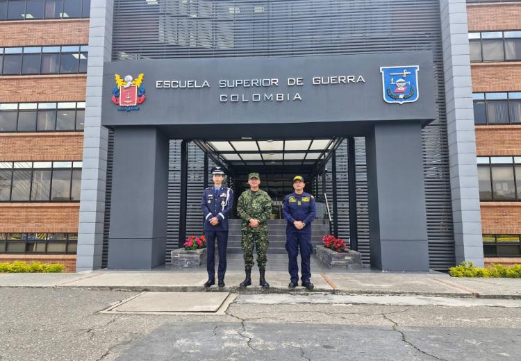 Teniente Coronel SIWON JANG Agregado Militar, Naval y Aéreo de la República de Corea visita la Escuela Superior de Guerra 