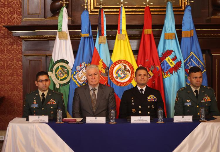 El lunes 11 de marzo, se llevó a cabo la Clausura del Diplomado de Política Exterior para Agregados Militares 2024-1, actividad organizada por la Maestría en Estrategia Geopolítica, en coordinación con la Academia Diplomática Augusto Ramírez Ocampo de la Cancillería de la República de Colombia, cuyo objetivo es capacitar y ampliar conocimiento a los Coroneles y Capitanes de Navío para actuar con eficiencia como diplomáticos y asesores en asuntos relacionados con la Seguridad y Defensa Nacionales, con el fin