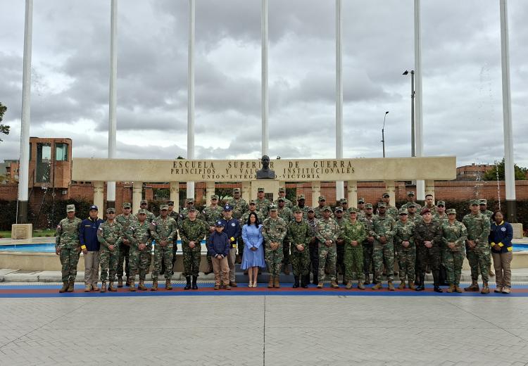 Intercambio de alto nivel: delegación de República Dominicana visita la Escuela Superior de Guerra