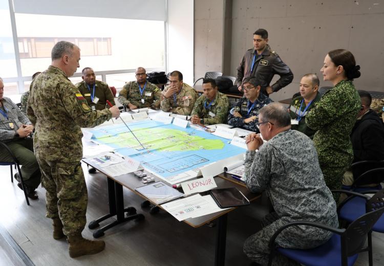 Cooperación internacional y planificación estratégica: Colombia y Canadá fortalecen la respuesta civil–militar