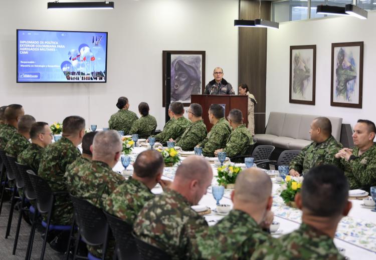 Formación estratégica para la representación Diplomática de las Fuerzas Militares de Colombia